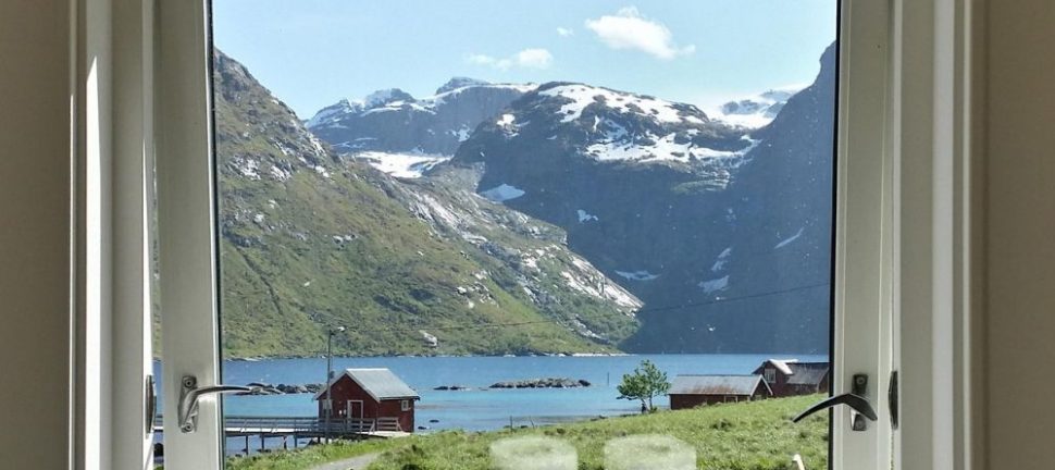 Fastkarm-vindu med sprosser: En elegant og praktisk løsning for ditt hjem