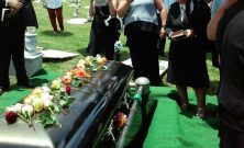 Begravelsesbyrå i holmestrand  trygg hjelp i en sår tid