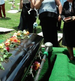 Begravelsesbyrå i holmestrand  trygg hjelp i en sår tid