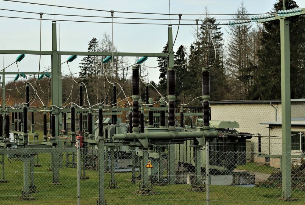 Transformator  slik fungerer hjertet i strømforsyningen